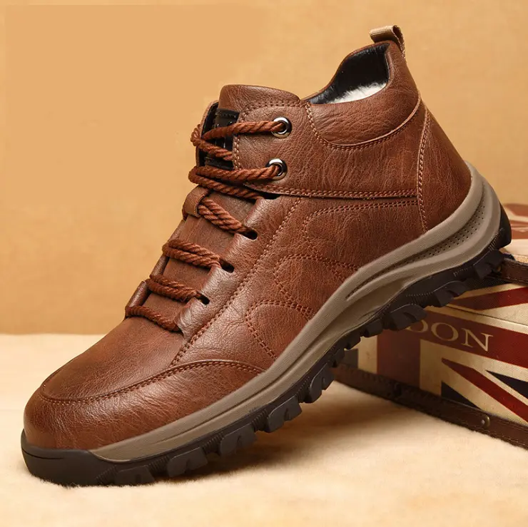 China Supplies New Design Anti Slip Cozy Warm Leather Upper Fur Lining Winter Boots For Men
